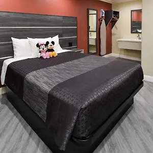 https://pacific-inn-anaheim.topanaheimhotels.com
